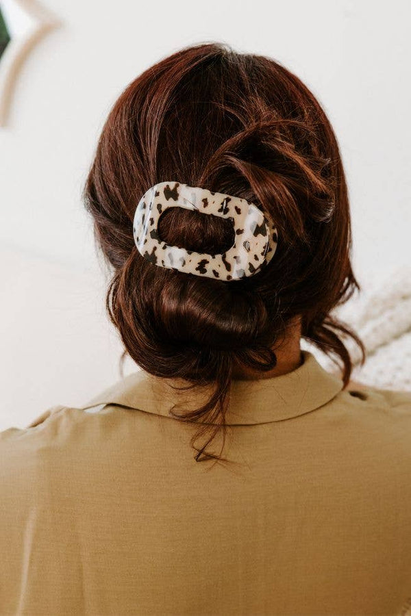 Round Flat Hair Clip | Medium | Blonde Tortoise-Blue Hand Home