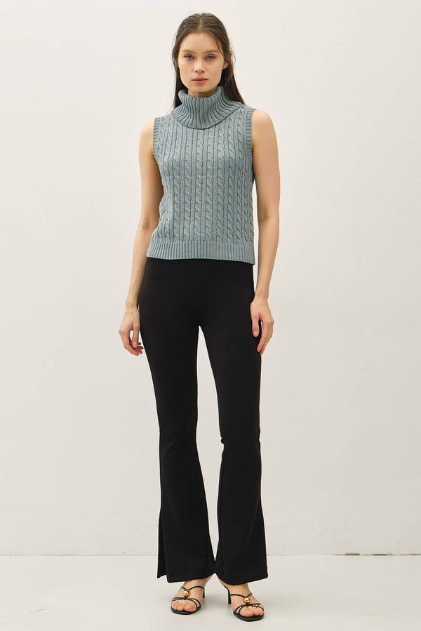 CHUNKY CABLE SWEATER VEST-Blue Hand Home