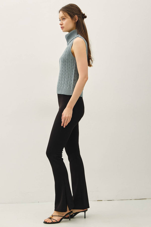 CHUNKY CABLE SWEATER VEST-Blue Hand Home