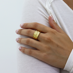 Mini Dots Ring-Blue Hand Home