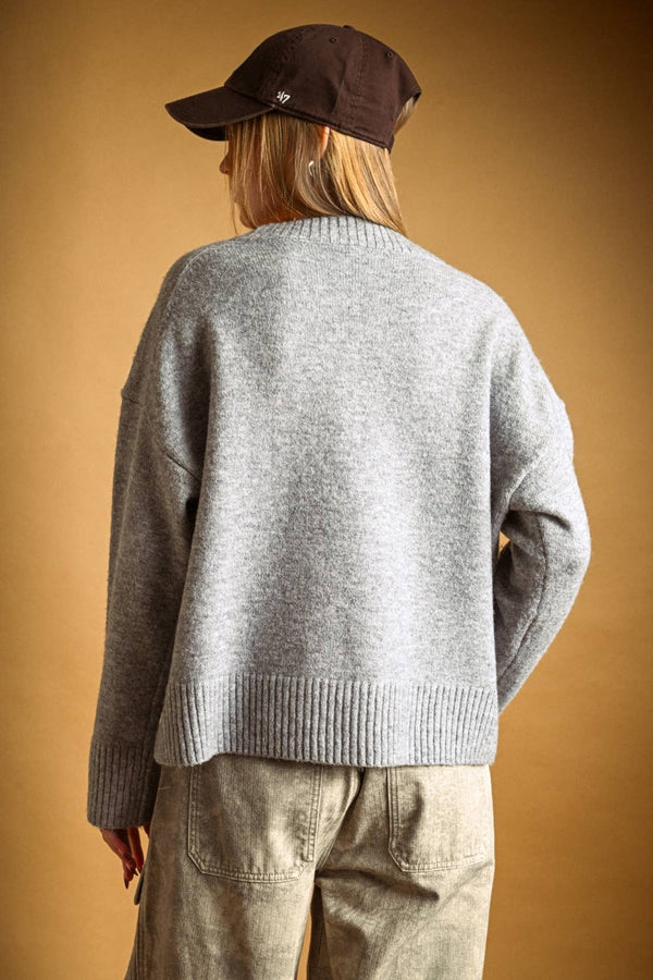 T7081   V-Neck Long Sleeve Sweater Top