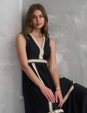 V Neck Lace Insert Sleeveless Midi Dress