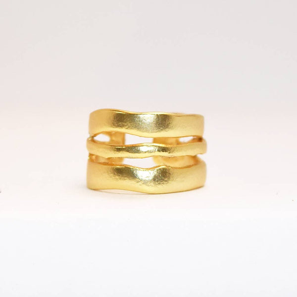 Wavy Line Ring: Perfect Accessory for Any Outfit: Gold-Blue Hand Home