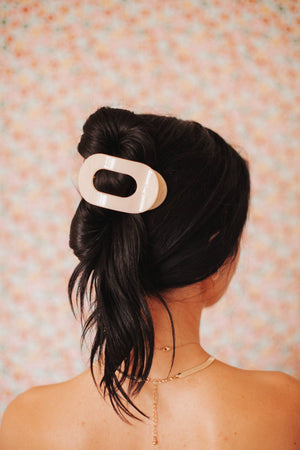 Round Flat Hair Clip | Medium | Almond Beige-Blue Hand Home