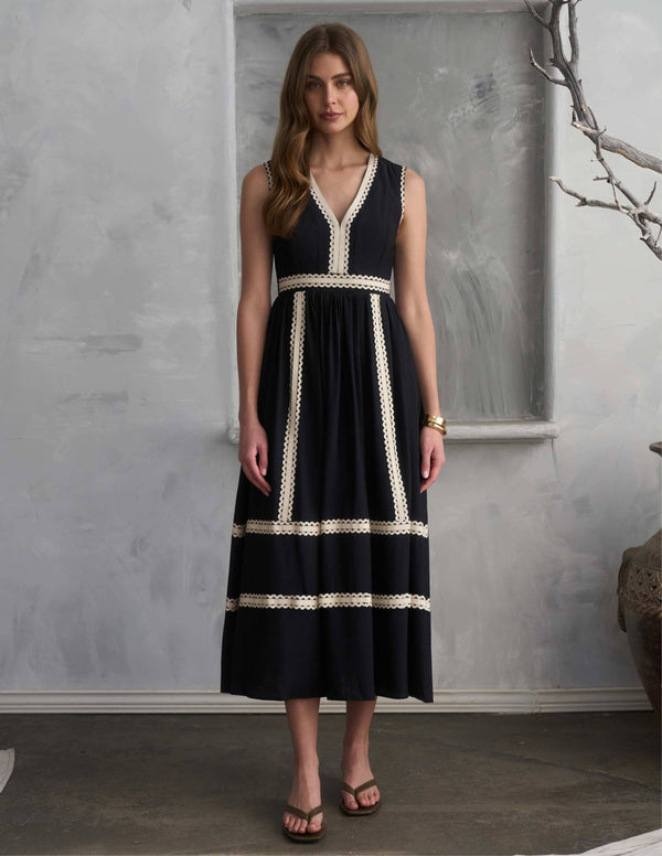V Neck Lace Insert Sleeveless Midi Dress