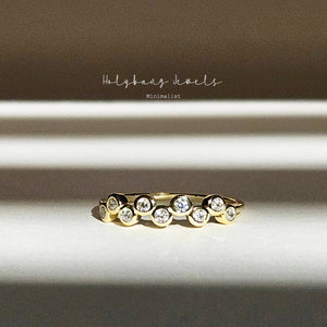 ROUND BEZEL DAINTY RING - R-F14048-Blue Hand Home