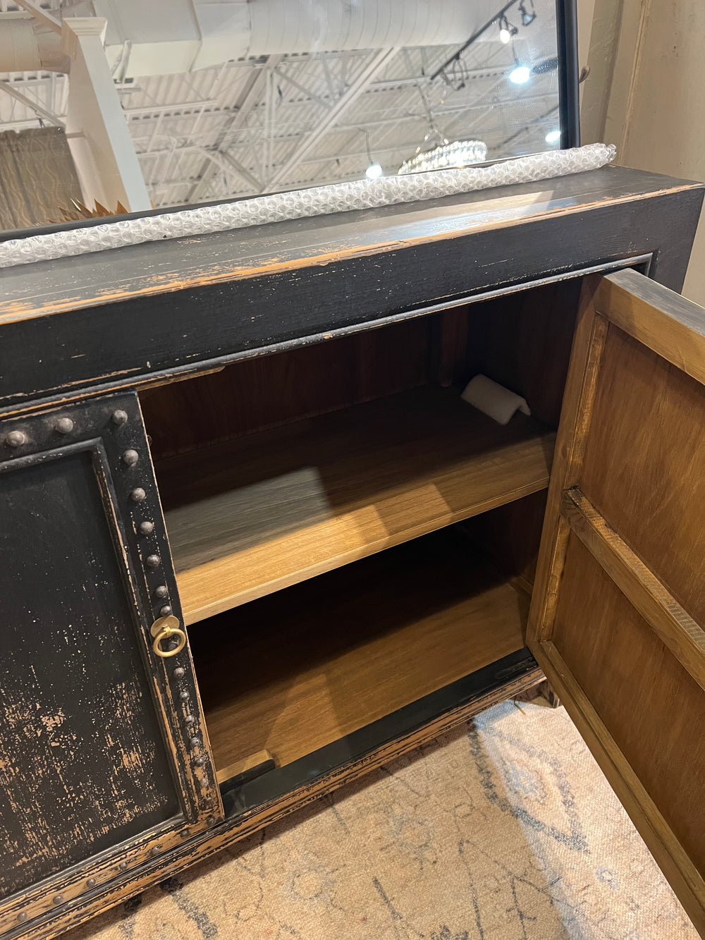Cam Cabinet-2DR-Blck Dist-Blue Hand Home