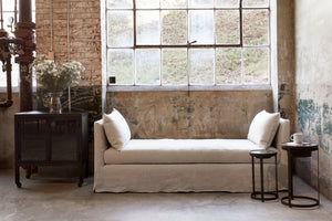 April Daybed