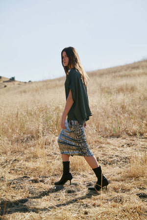 50691 - Front Slit Sequin Pencil Skirt-Blue Hand Home