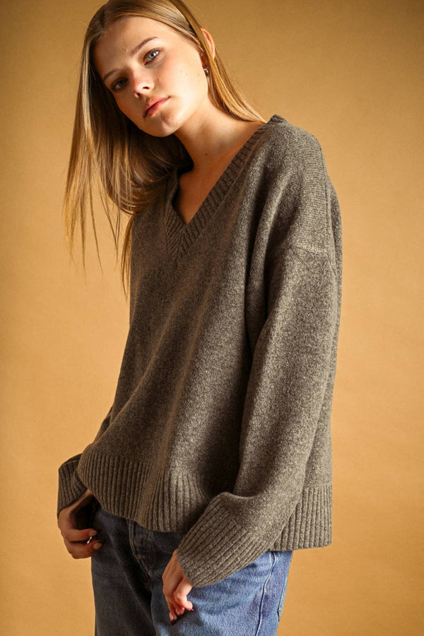T7081   V-Neck Long Sleeve Sweater Top