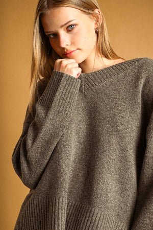 T7081   V-Neck Long Sleeve Sweater Top