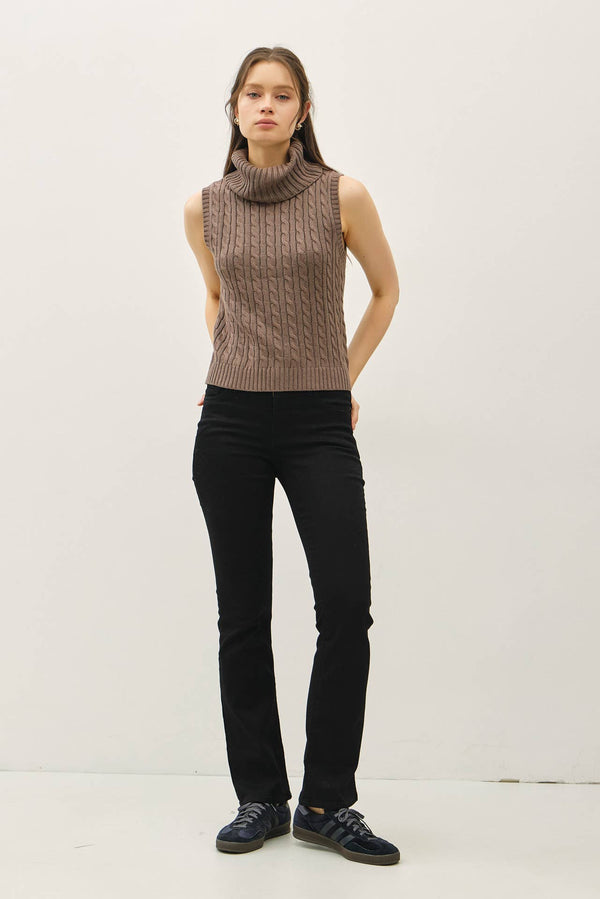 CHUNKY CABLE SWEATER VEST-Blue Hand Home