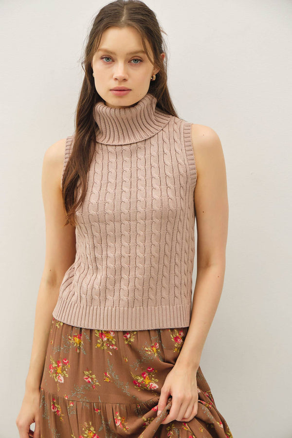CHUNKY CABLE SWEATER VEST-Blue Hand Home