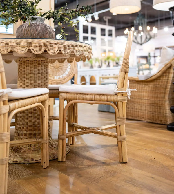 Scalloped Round Bistro Table W/ Tempered Glass In Rattan Natural-Blue Hand Home