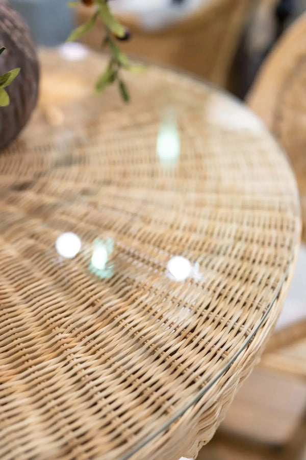 Scalloped Round Bistro Table W/ Tempered Glass In Rattan Natural-Blue Hand Home