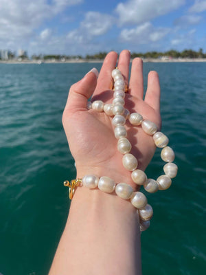 Elegant Freshwater Pearl Layering Bracelet for Chic Style-Blue Hand Home