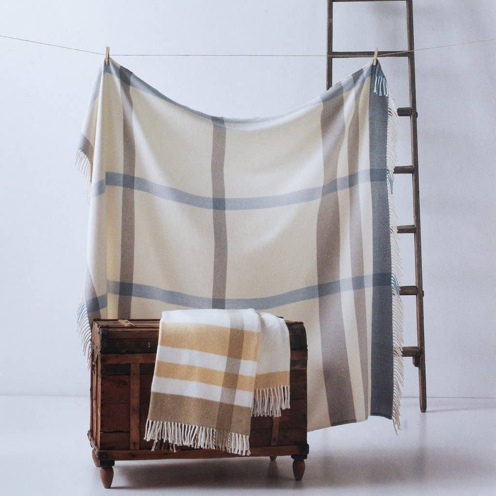 335 - Large Plaid-Blue Hand Home