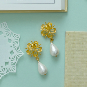 Susan Shaw Amelia Open Flower Cotton Pearl Drop-Susan Shaw Jewelry-Blue Hand Home