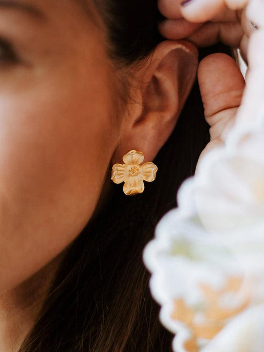 Susan Shaw Handcast Gold Flower Earrings