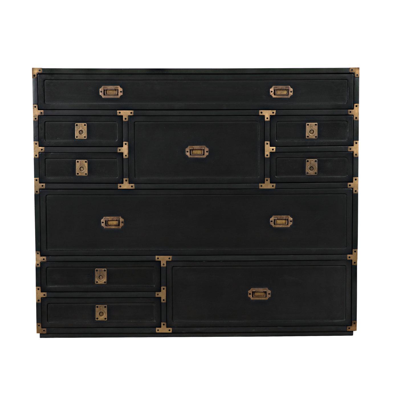Charles Chest, Pale