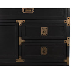 Charles Chest, Pale