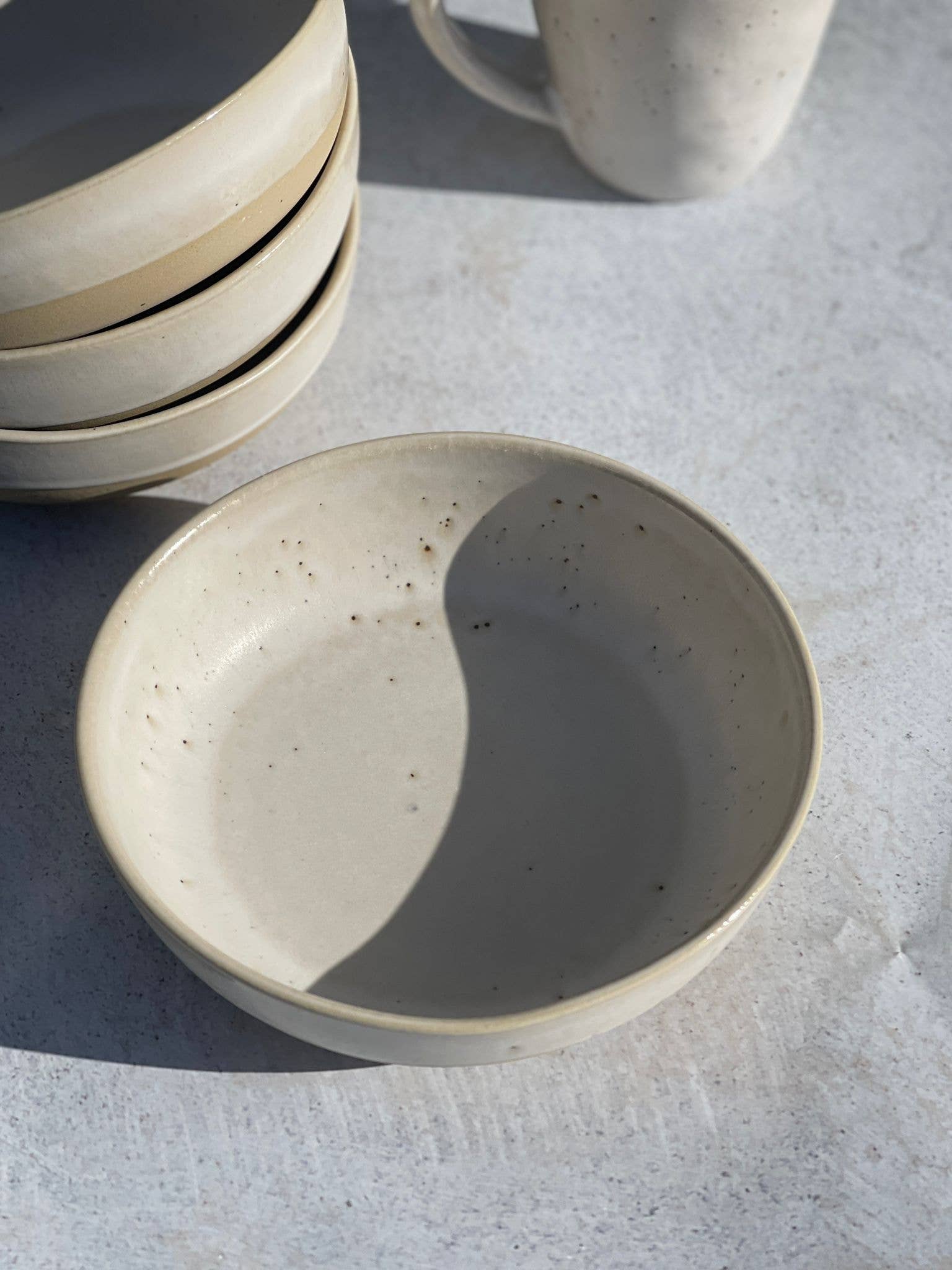 Constellation Duo Color Pasta Bowl-Egg Back Home-Blue Hand Home