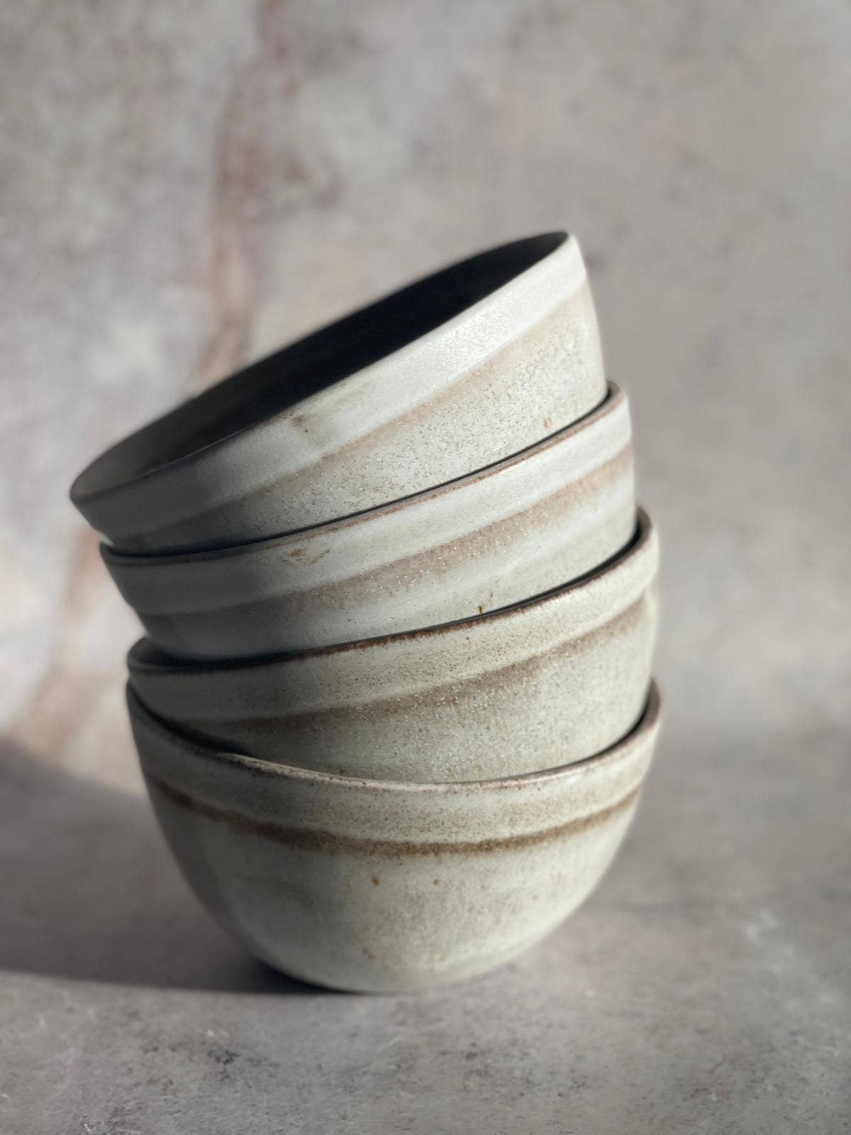 Sand Variation Bowl-Egg Back Home-Blue Hand Home