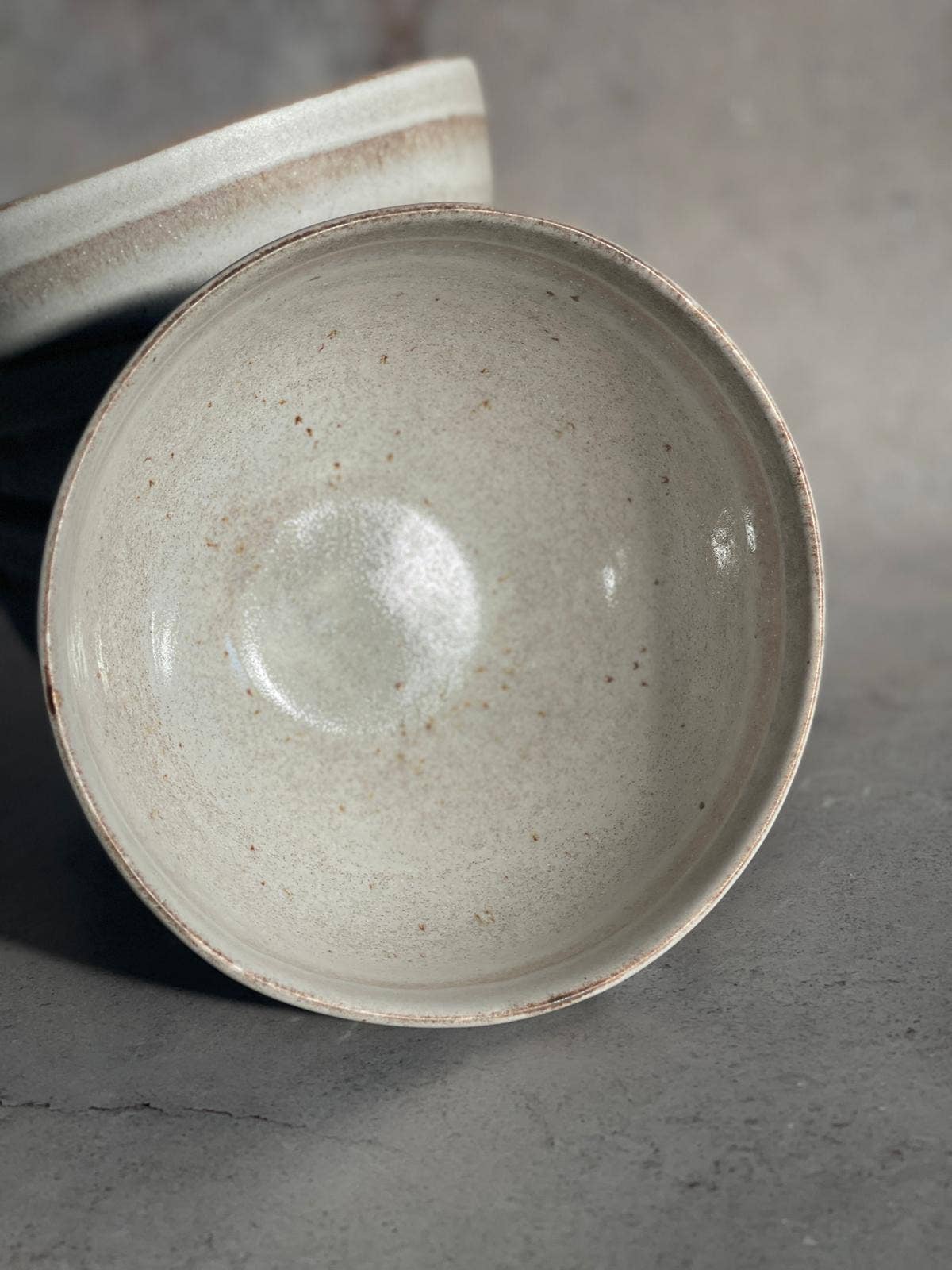 Sand Variation Bowl-Egg Back Home-Blue Hand Home